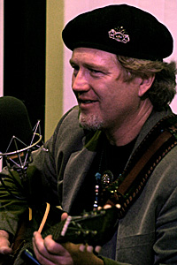 Dan Stevens, no flash